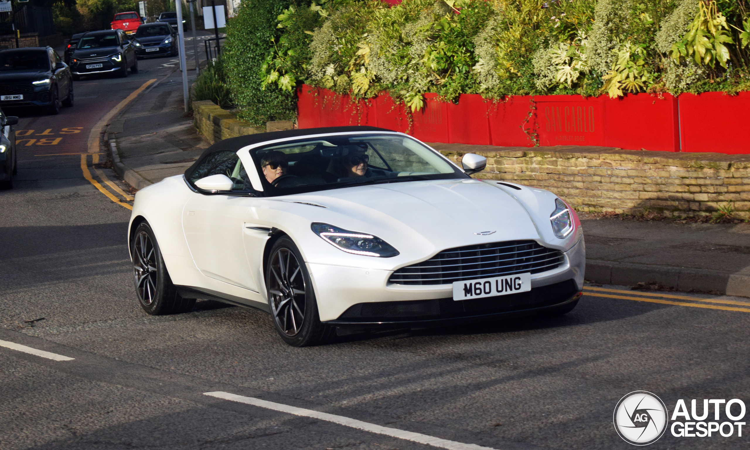 Aston Martin DB11 V8 Volante