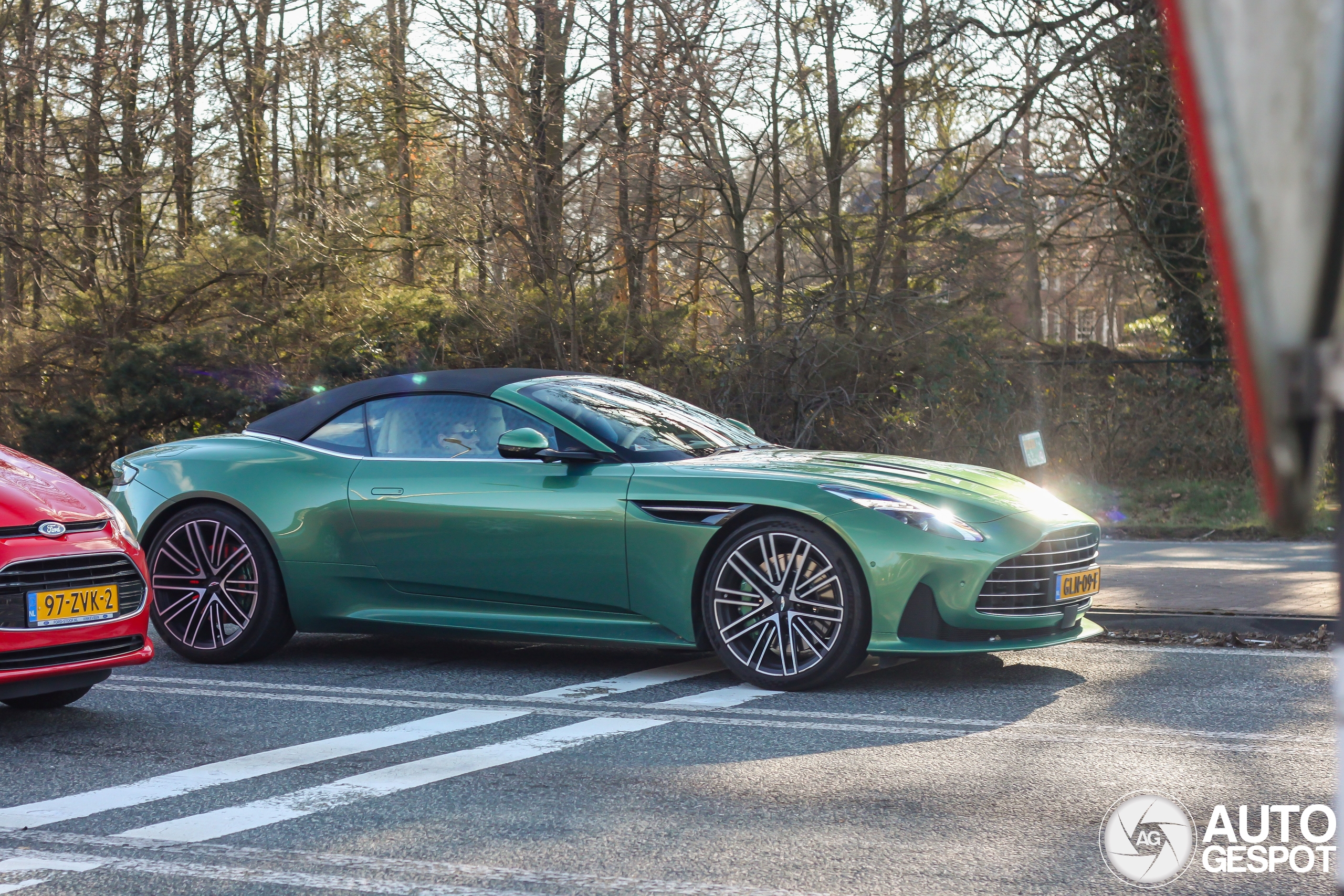 Aston Martin DB12 Volante