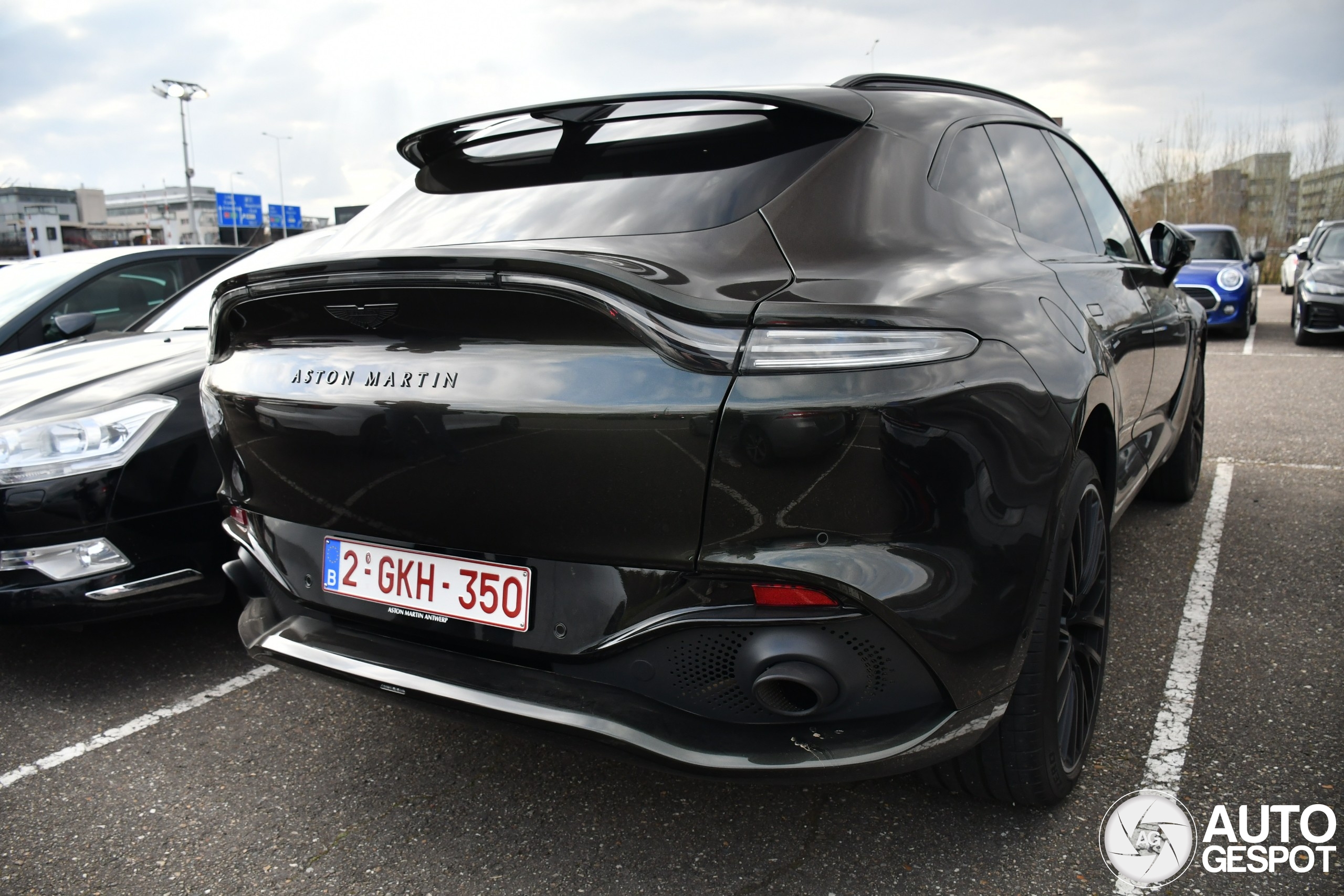 Aston Martin DBX