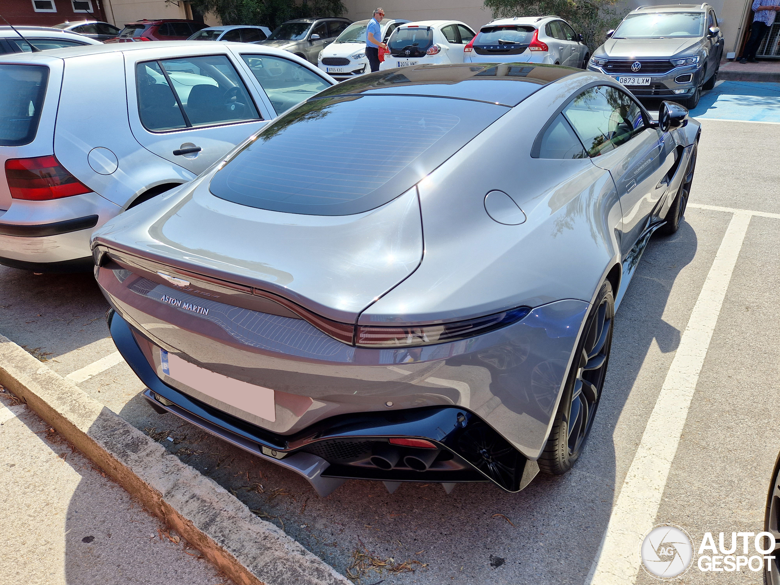 Aston Martin V8 Vantage 2018