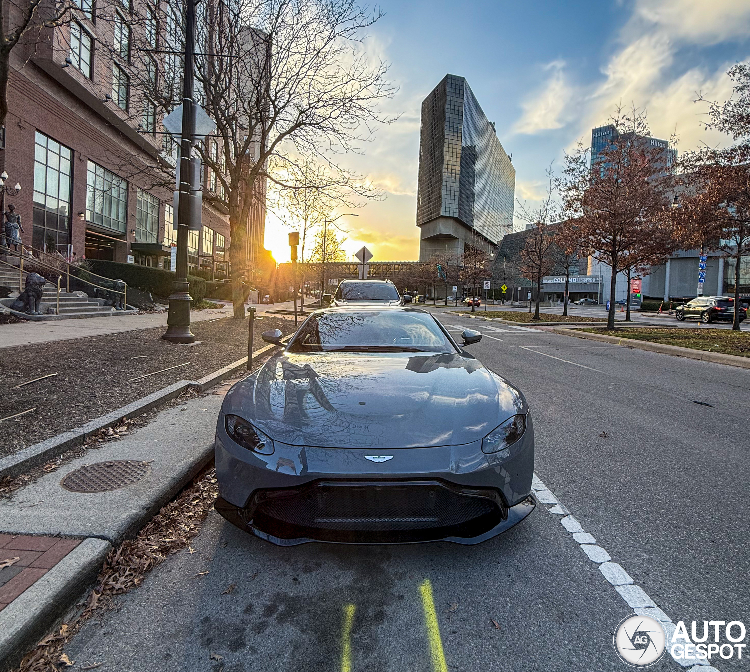 Aston Martin V8 Vantage 2018