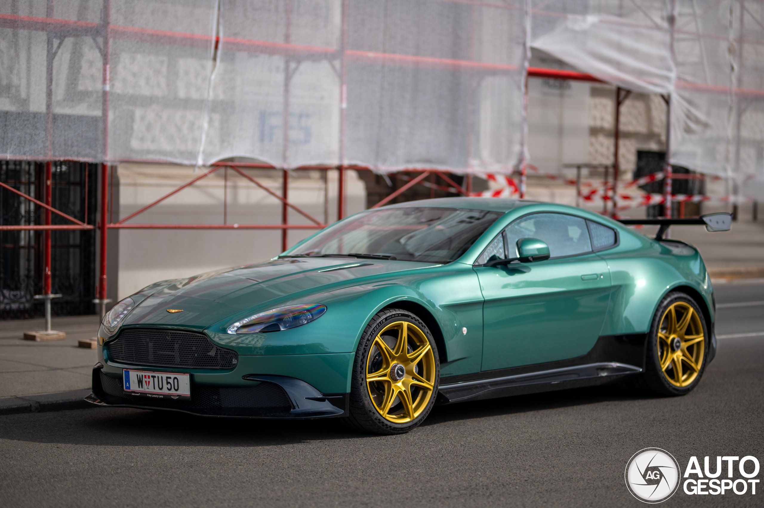 Aston Martin Vantage GT8