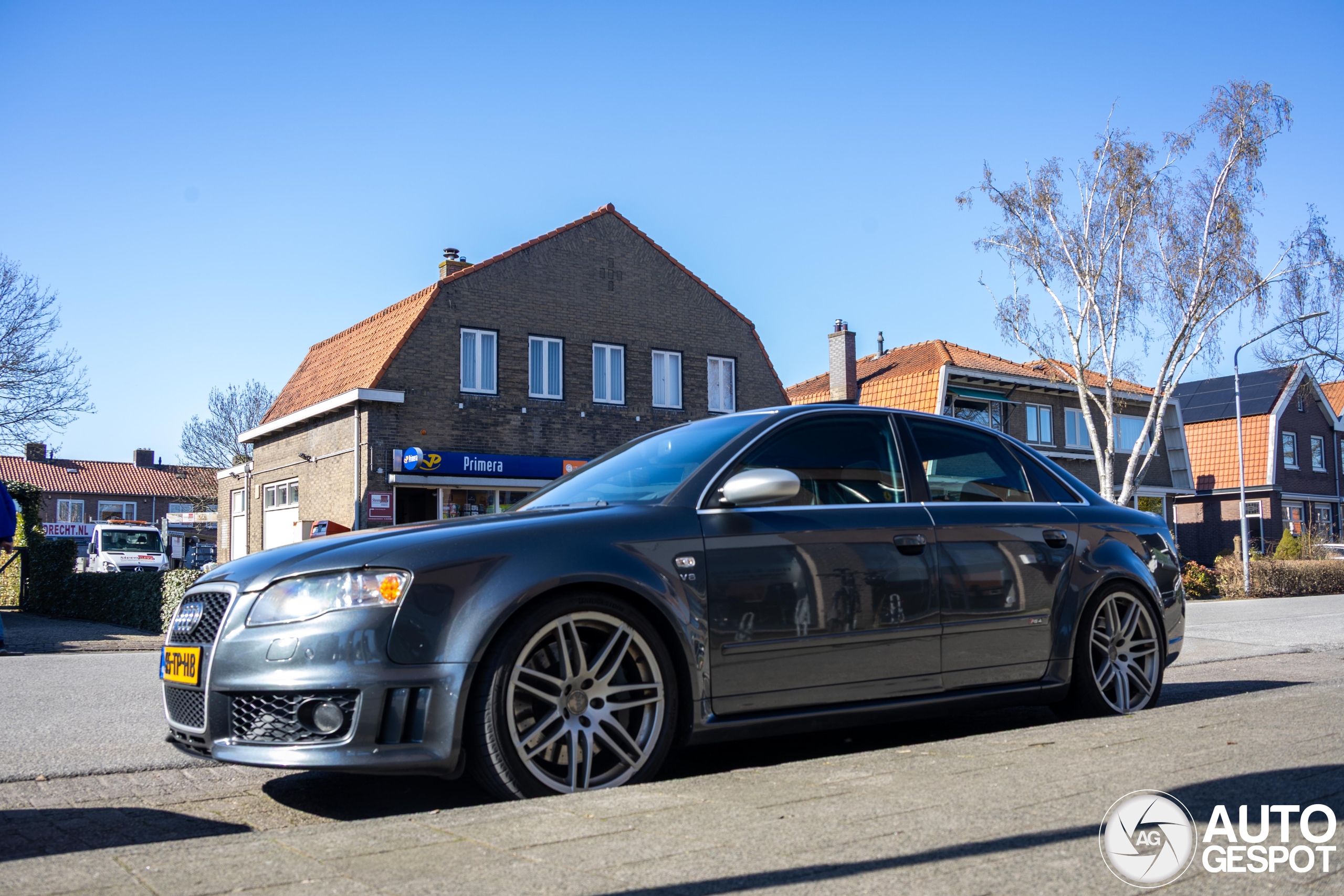 Audi RS4 Sedan