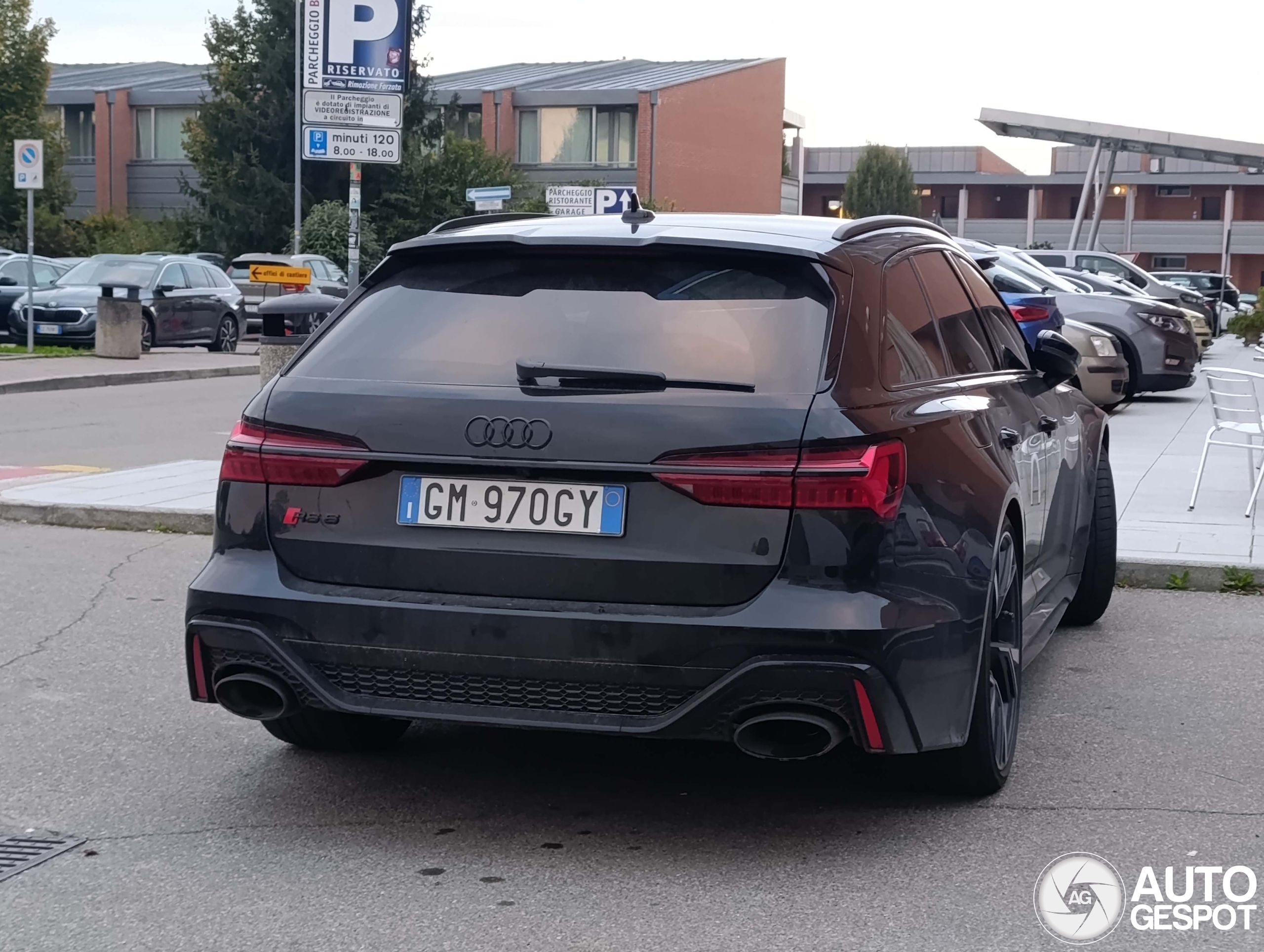 Audi RS6 Avant C8