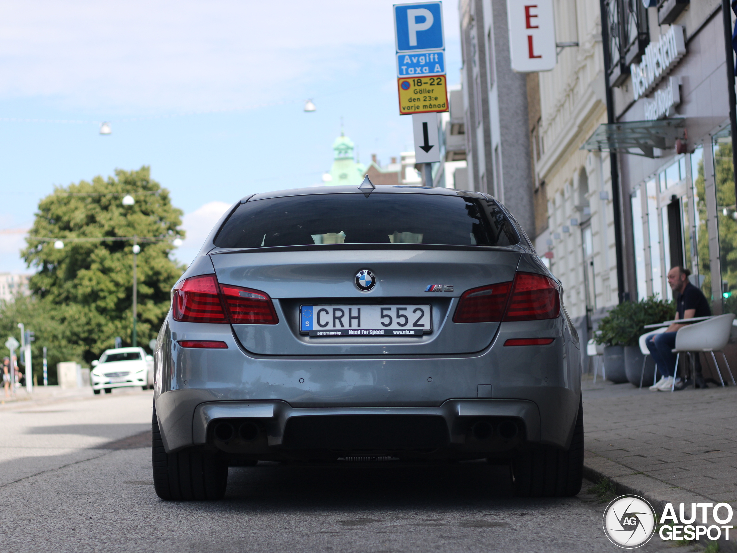 BMW M5 F10 2011