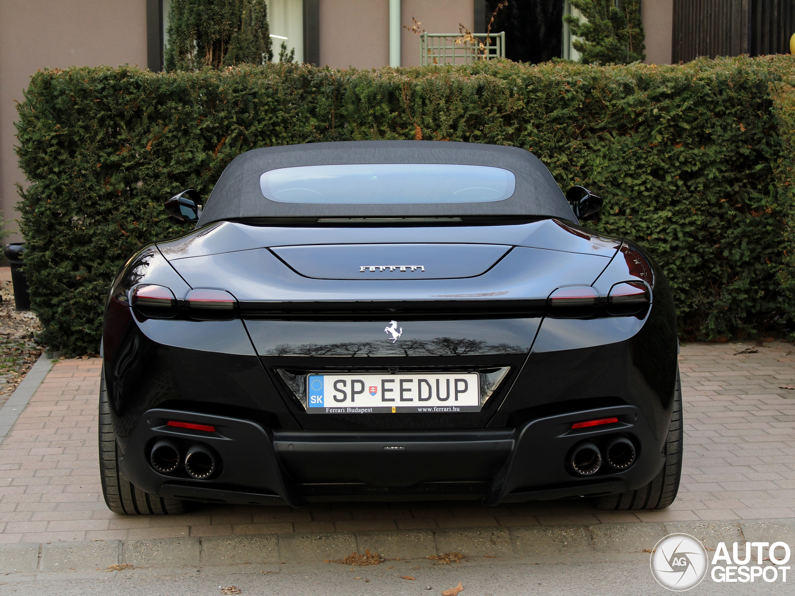 Ferrari Roma Spider