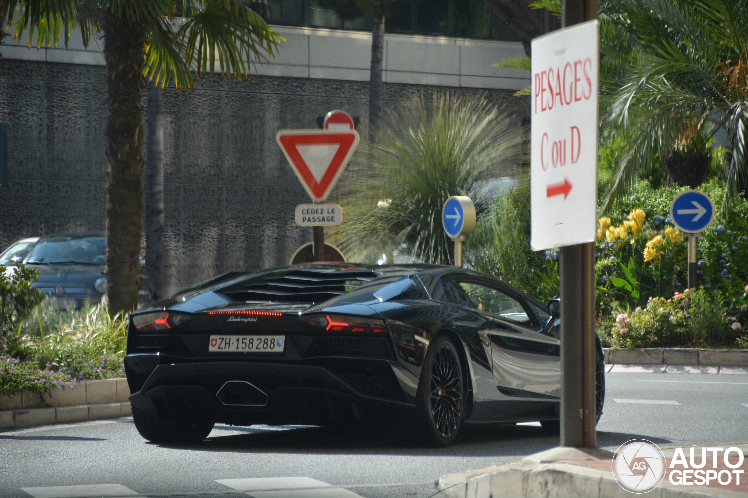 Lamborghini Aventador S LP740-4