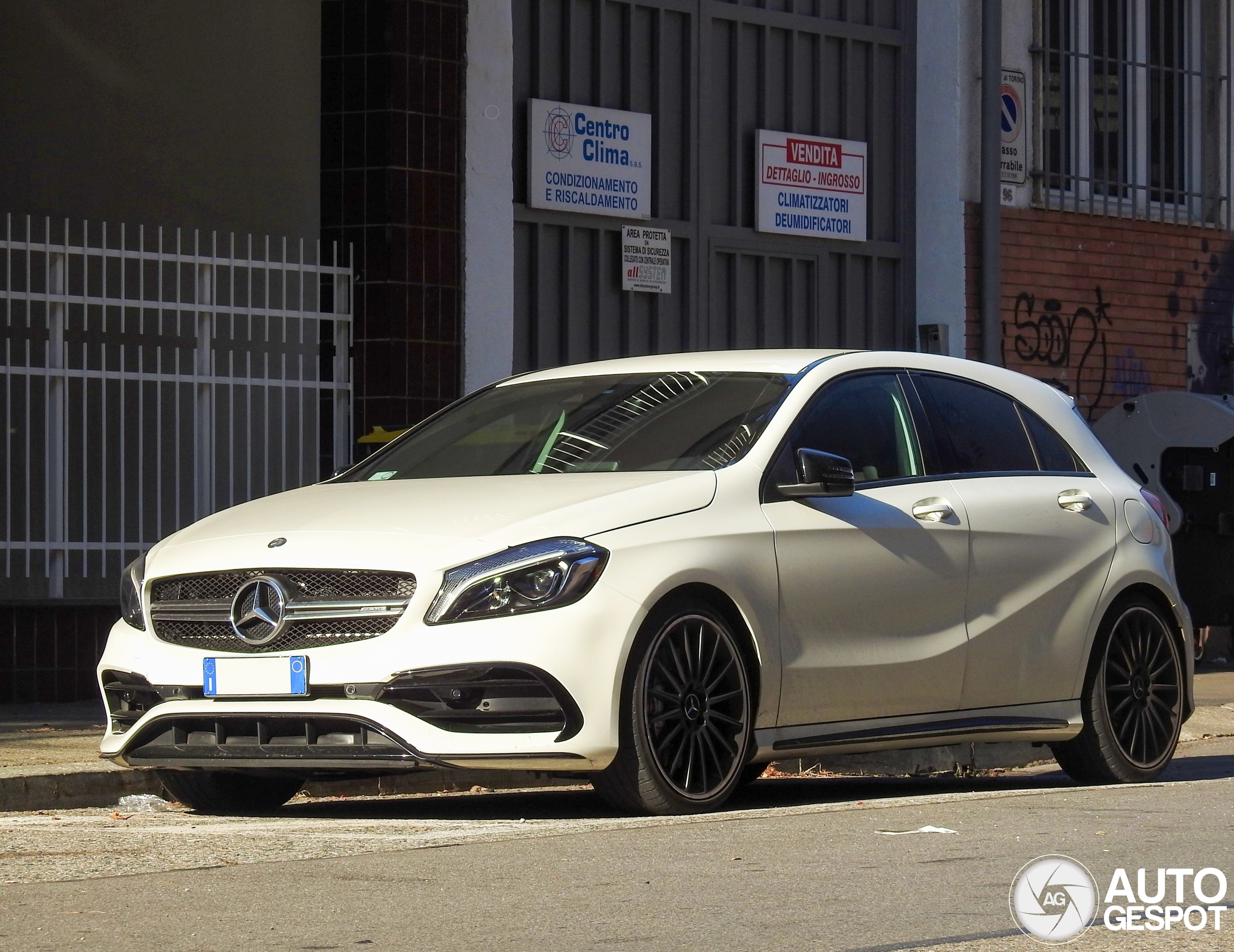 Mercedes-AMG A 45 W176 2015