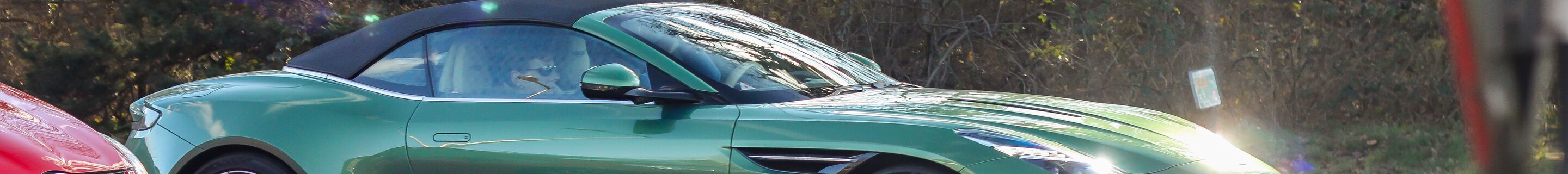 Aston Martin DB12 Volante