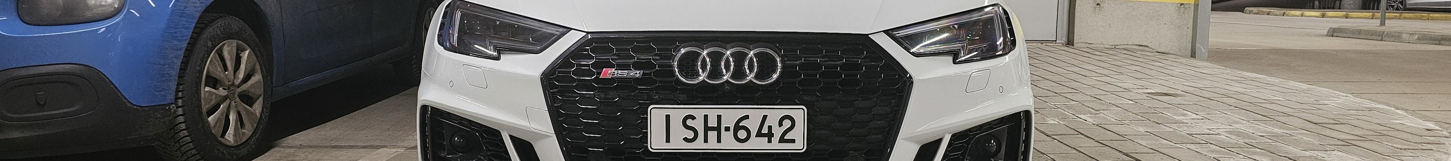 Audi RS4 Avant B9