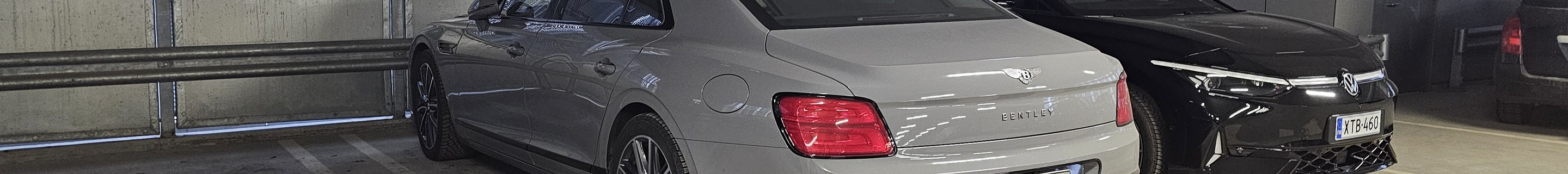 Bentley Flying Spur Hybrid