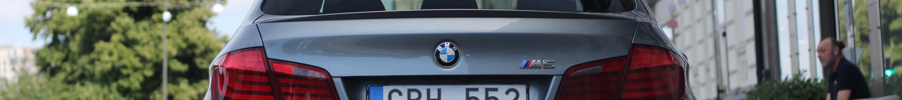 BMW M5 F10 2011