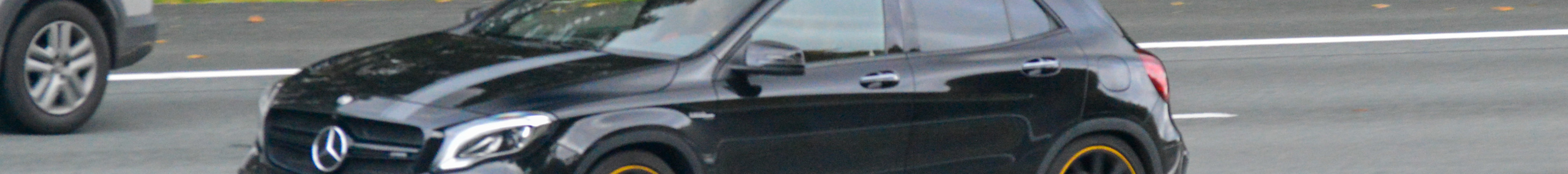 Mercedes-AMG GLA 45 X156 Yellow Night Edition