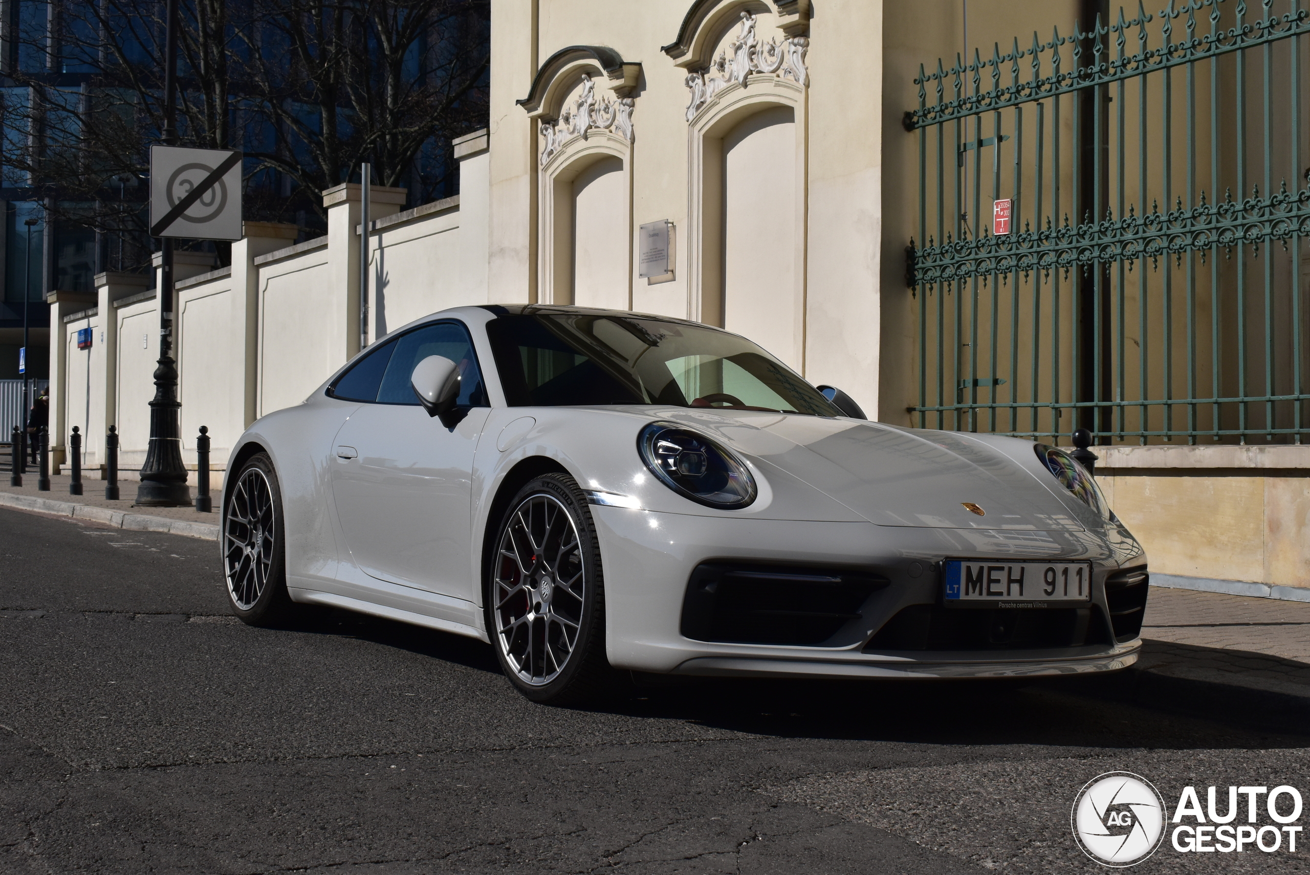 Porsche 992 Carrera 4S