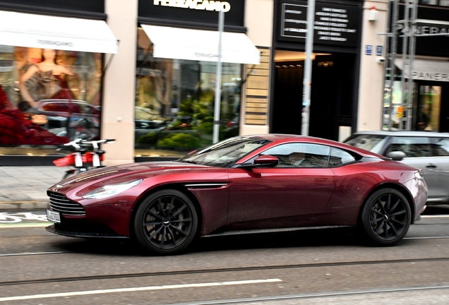 Aston Martin DB11