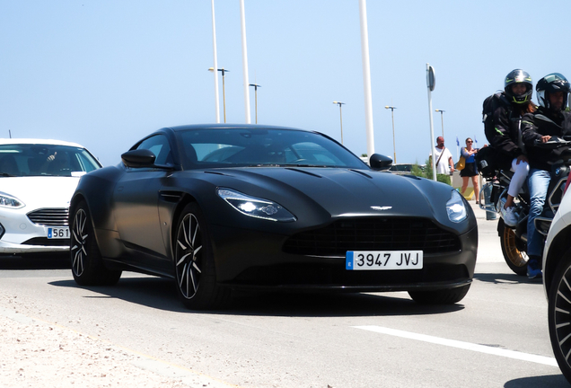 Aston Martin DB11