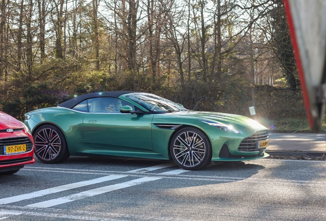Aston Martin DB12 Volante