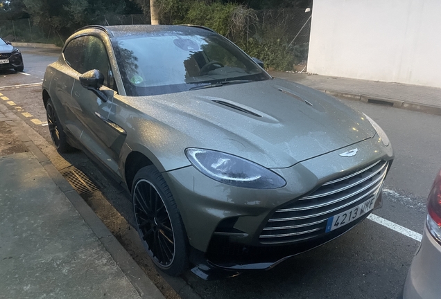 Aston Martin DBX707
