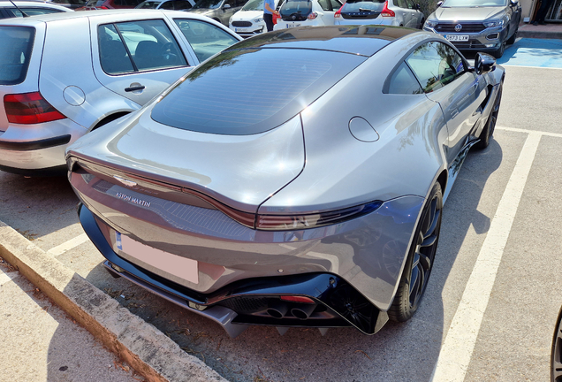 Aston Martin V8 Vantage 2018