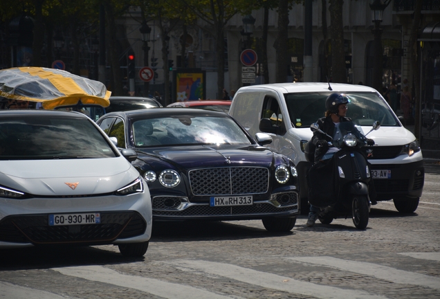 Bentley Flying Spur V8 2022 Mulliner