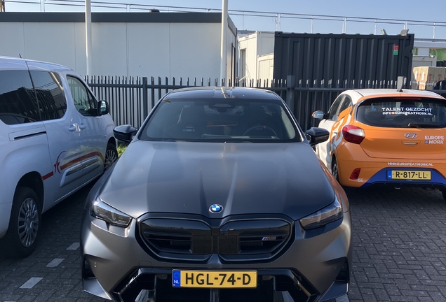 BMW M5 G90