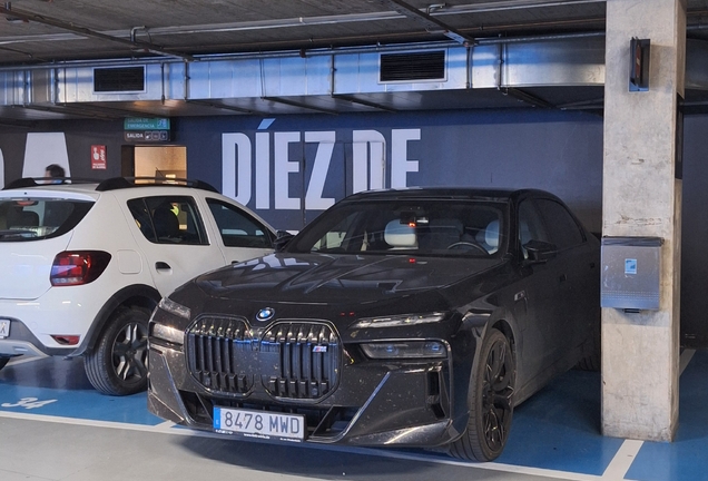 BMW M760e xDrive