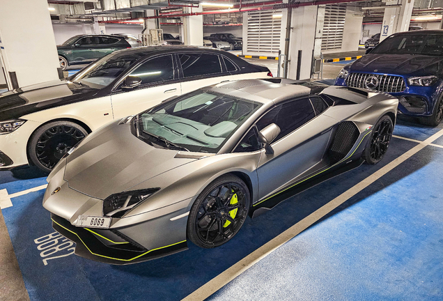 Lamborghini Aventador LP780-4 Ultimae Roadster