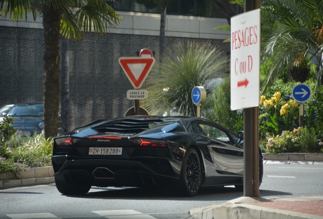Lamborghini Aventador S LP740-4