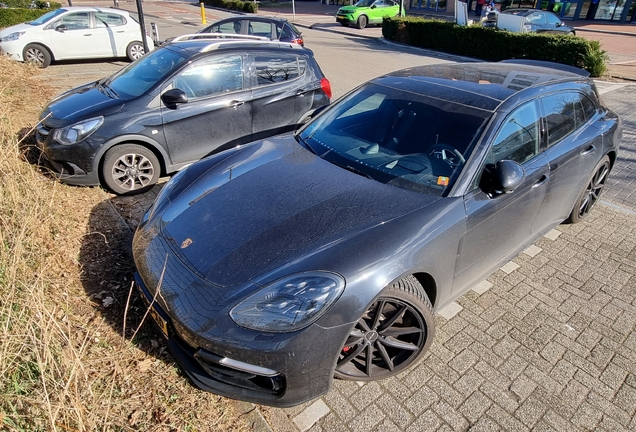 Porsche 971 Panamera GTS Sport Turismo