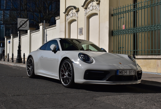 Porsche 992 Carrera 4S