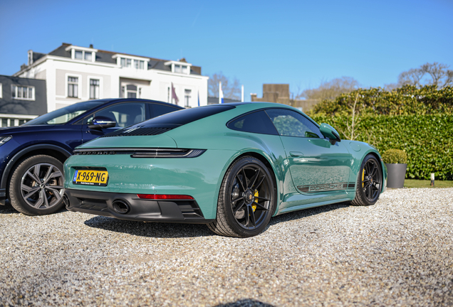 Porsche 992 Carrera GTS