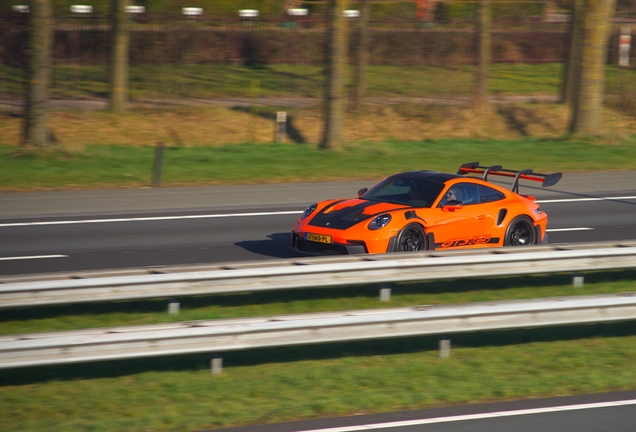 Porsche 992 GT3 RS Weissach Package