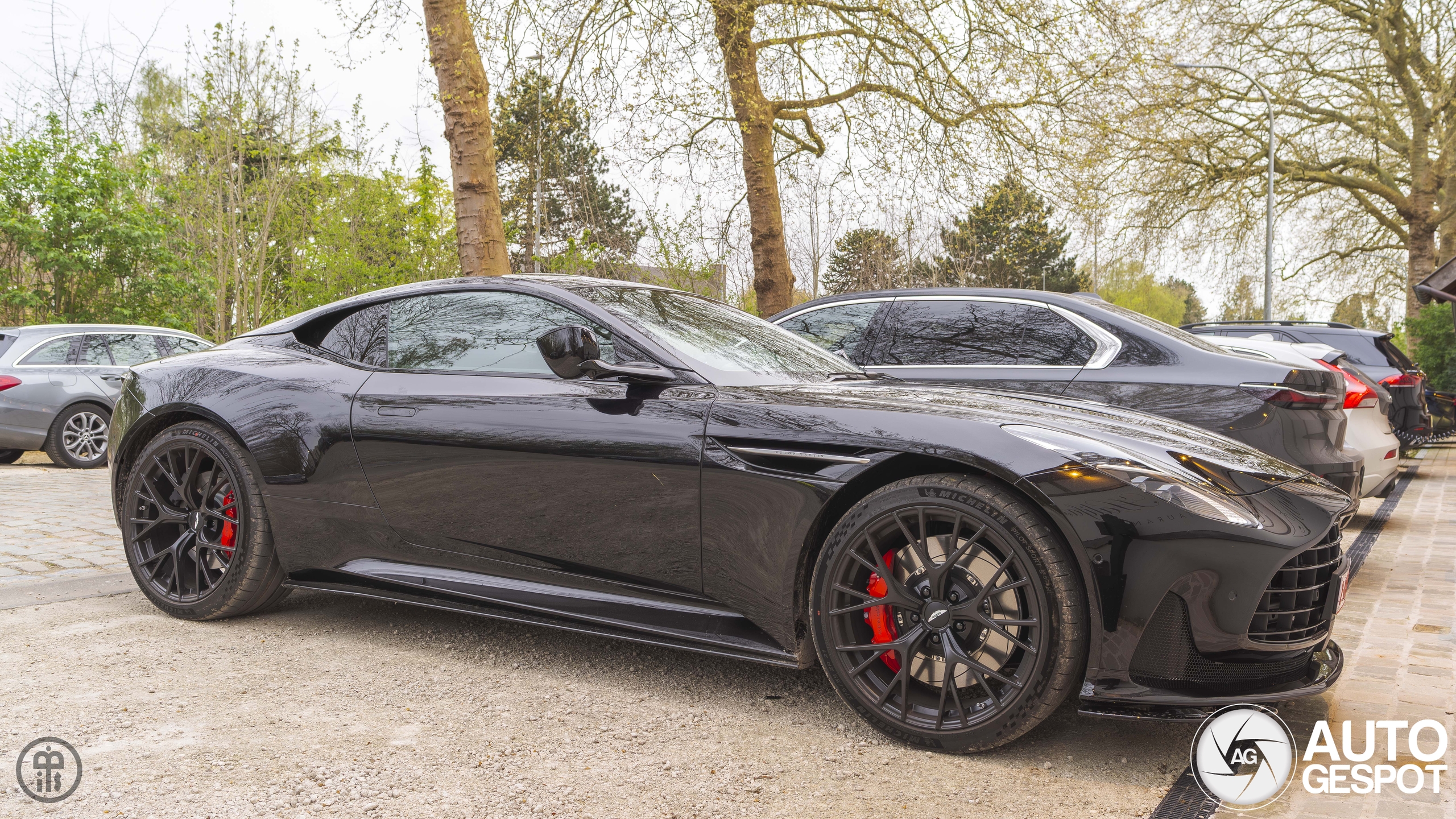 Aston Martin DB12