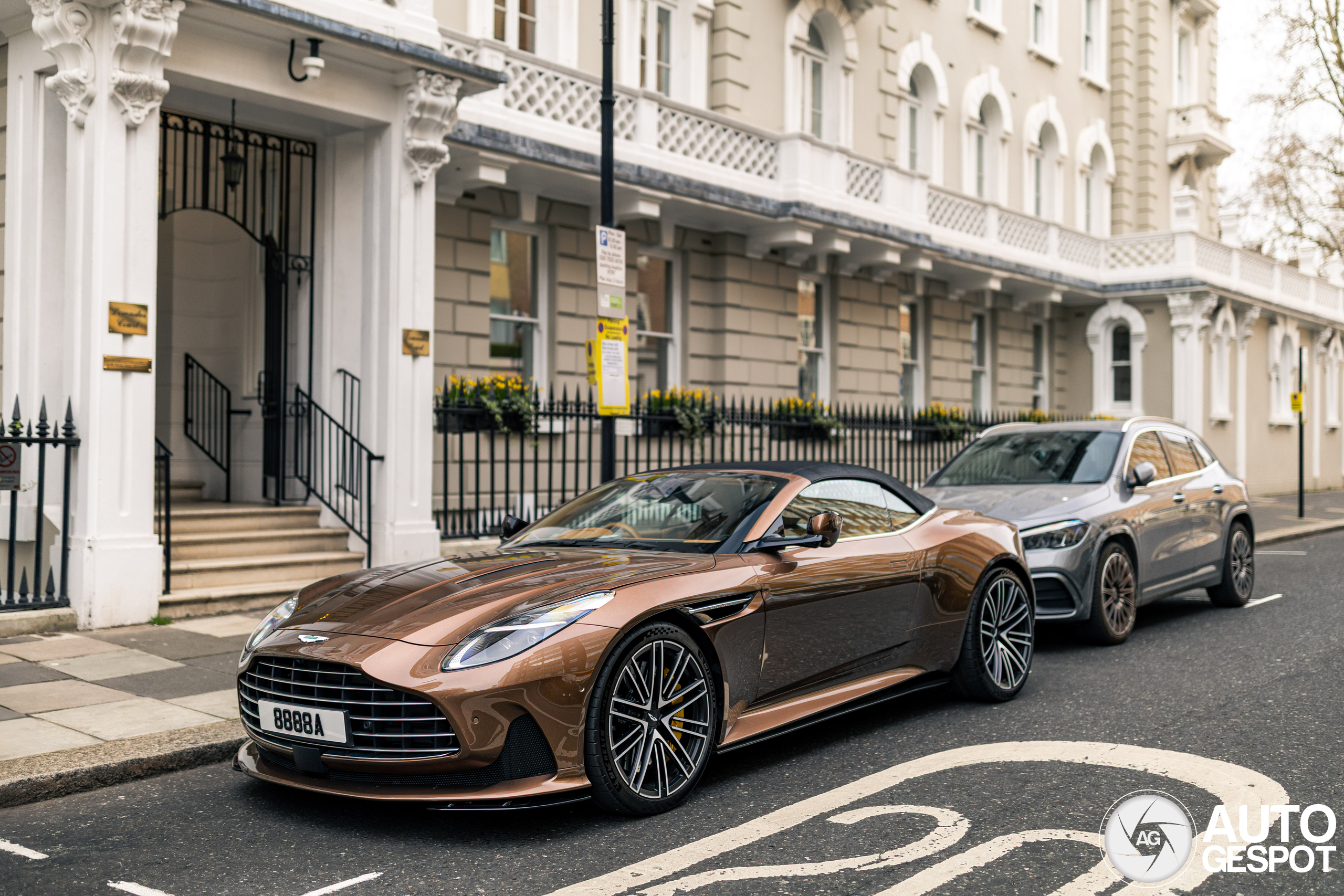 Aston Martin DB12 Volante