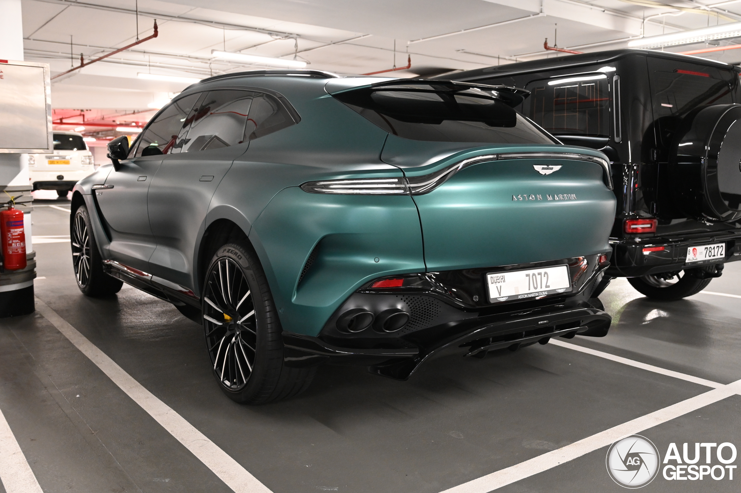Aston Martin DBX707