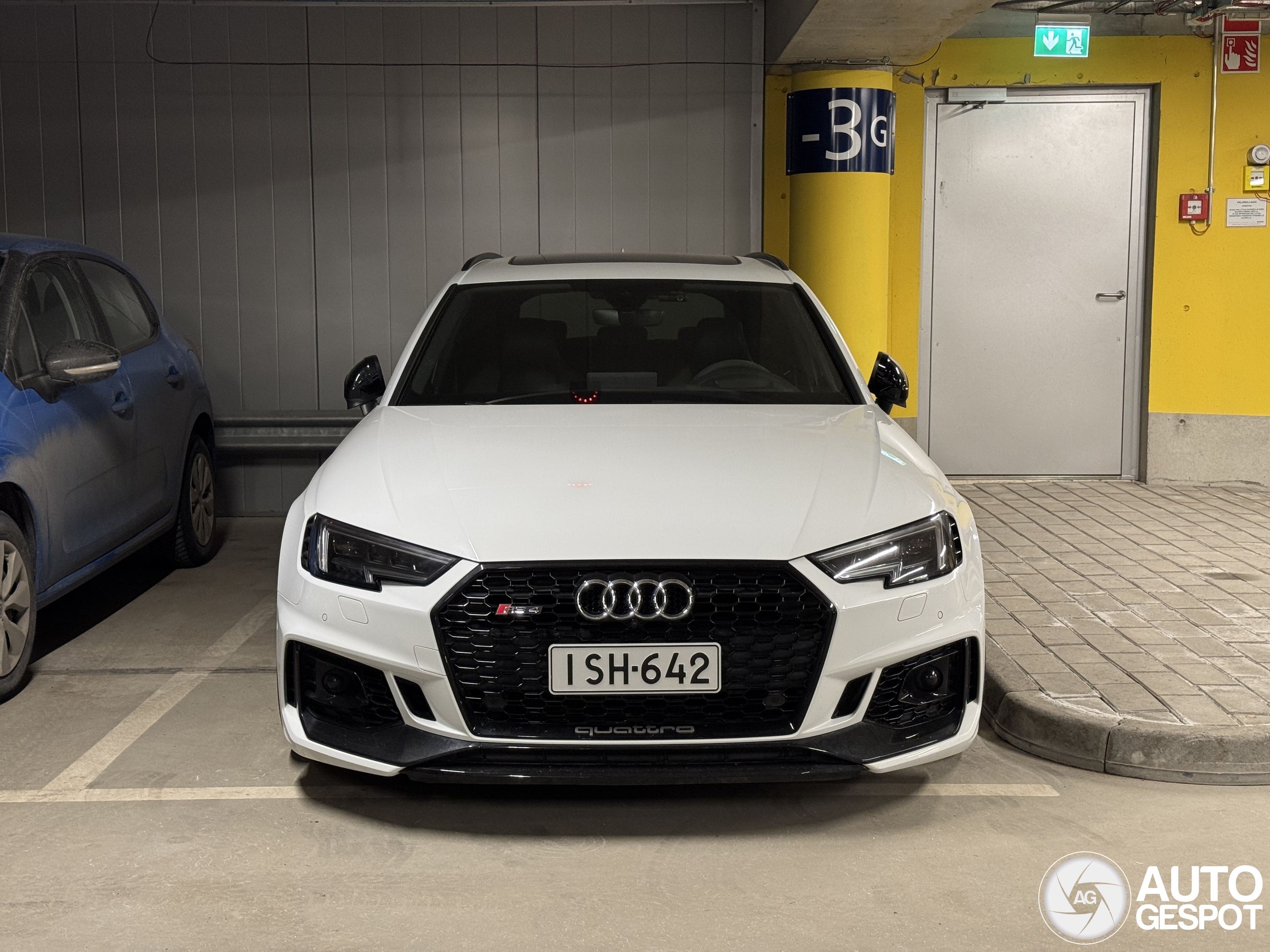 Audi RS4 Avant B9