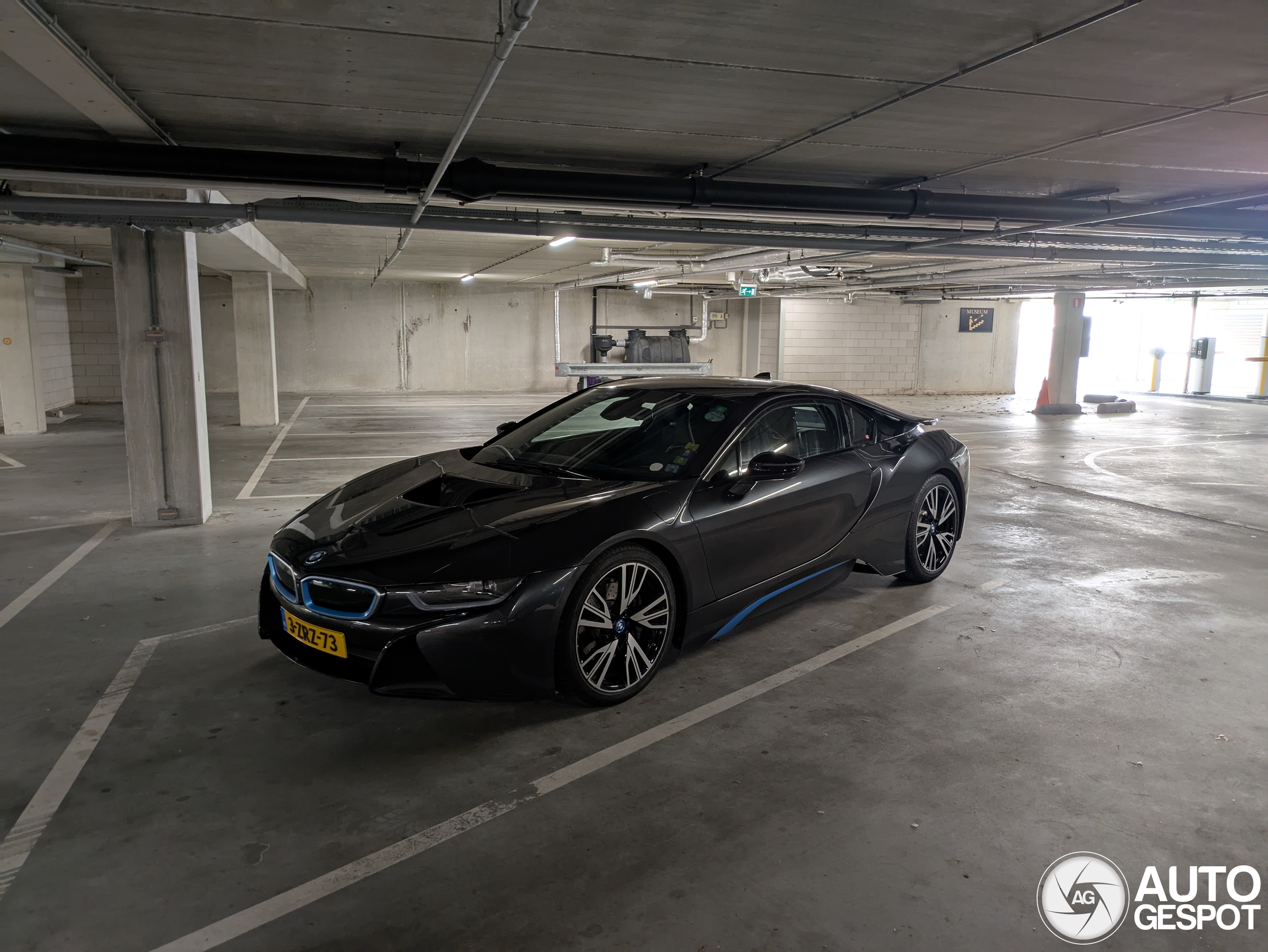 BMW i8