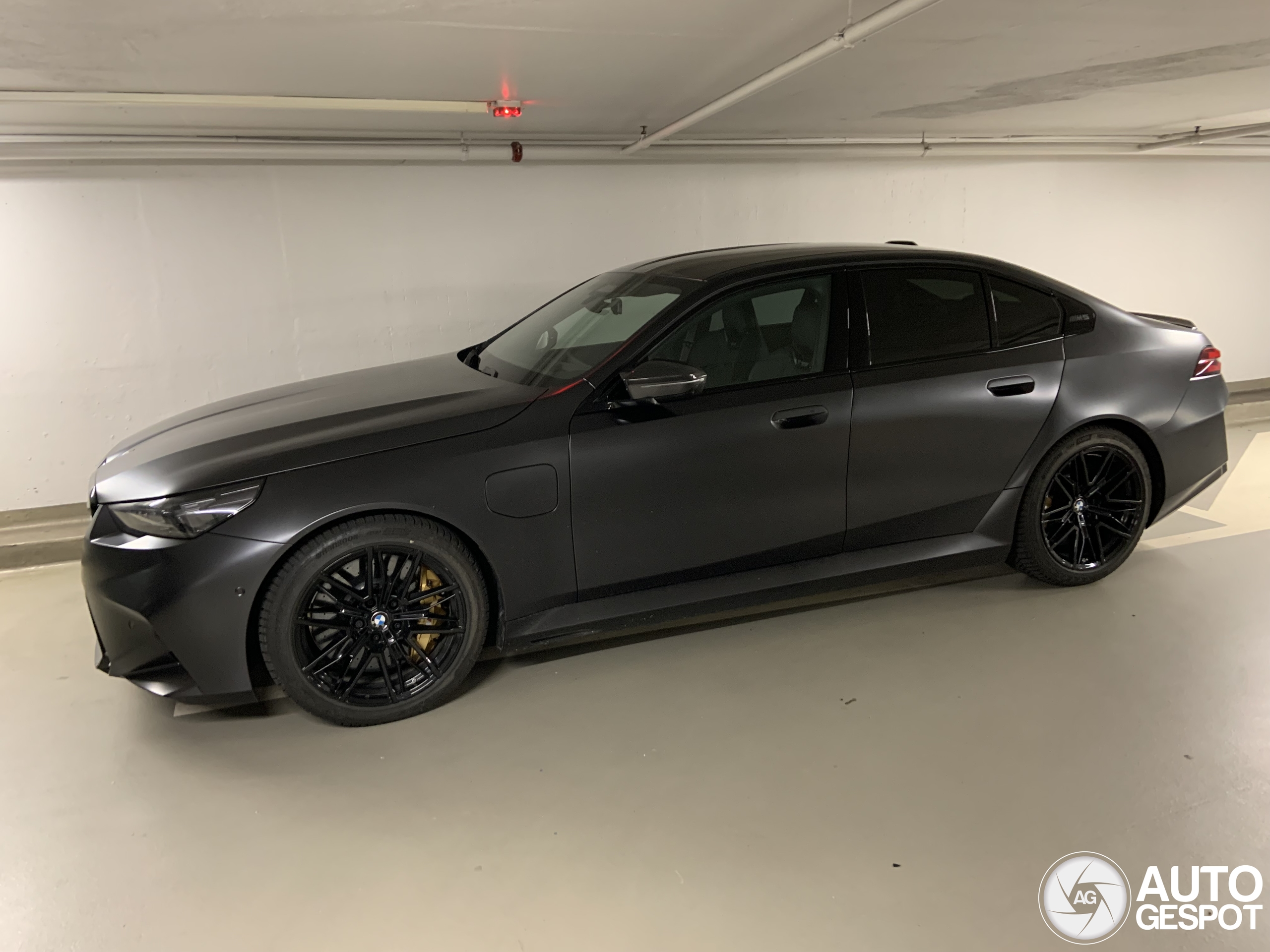 BMW M5 G90