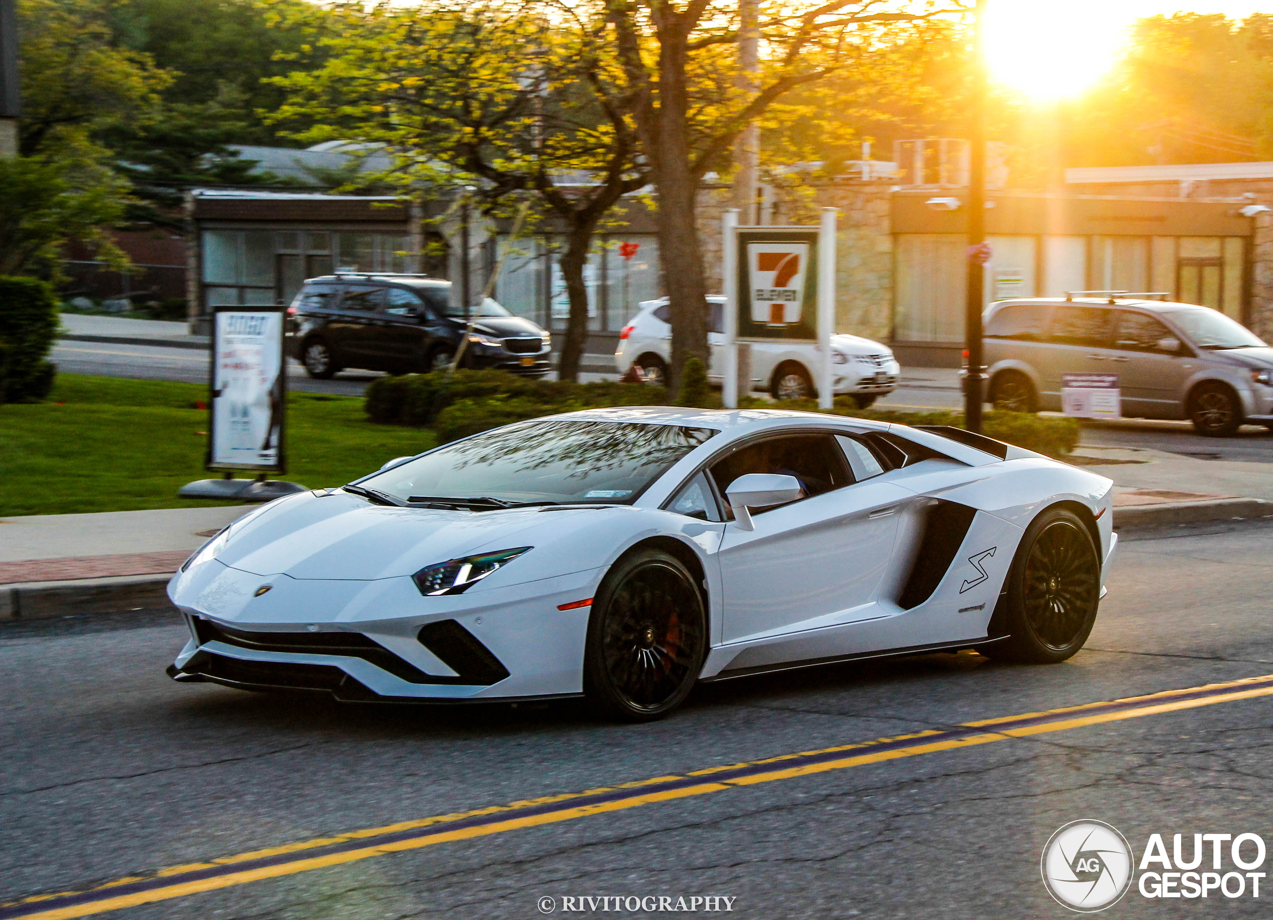 Lamborghini Aventador S LP740-4