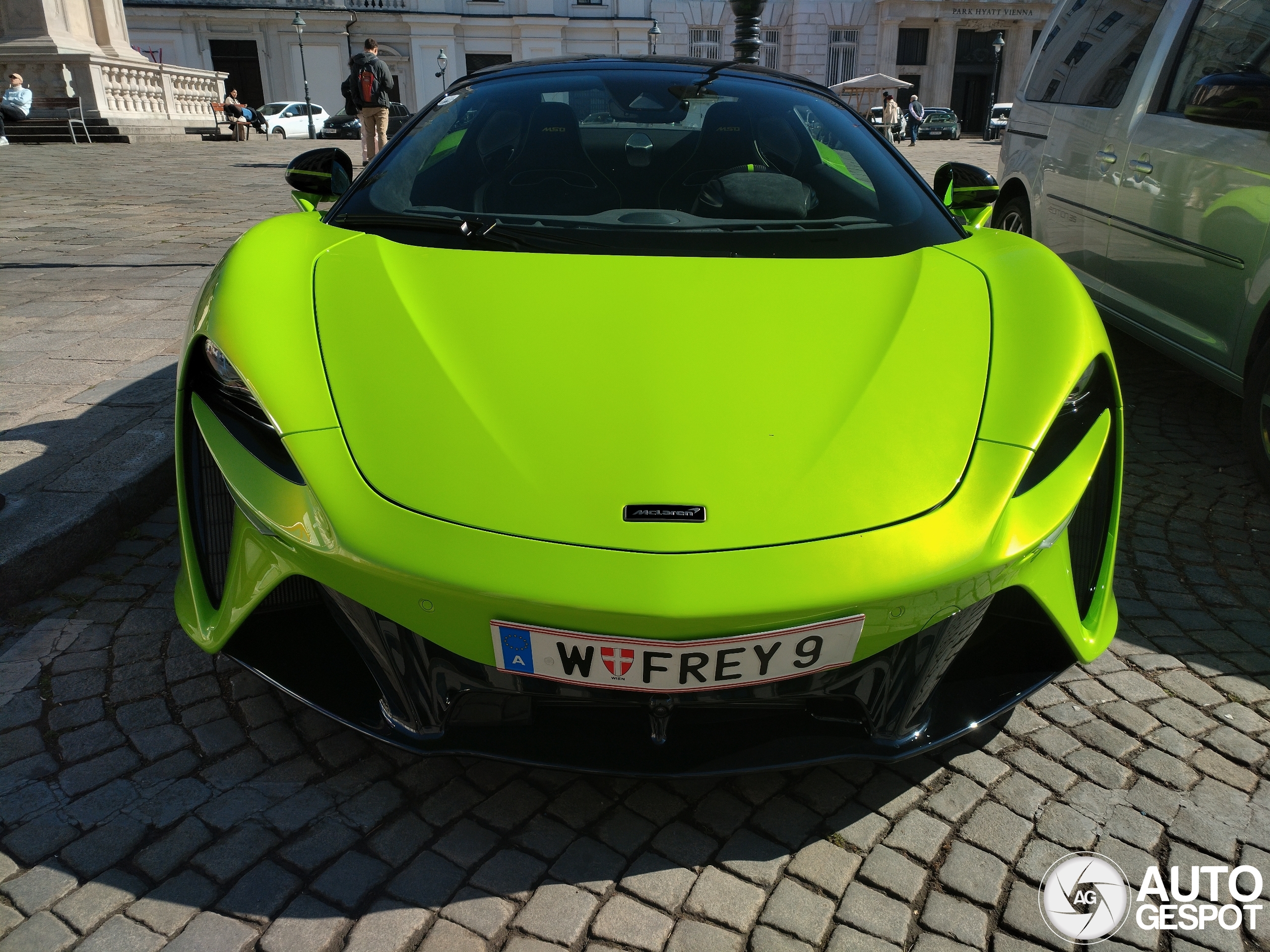 McLaren Artura Spider