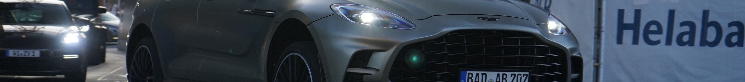 Aston Martin DBX707