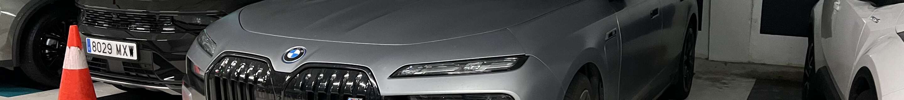 BMW M760e xDrive