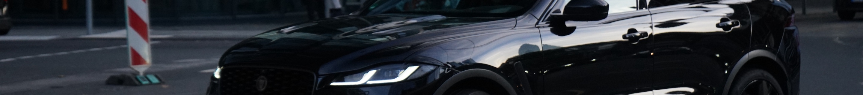 Jaguar F-PACE SVR 2021