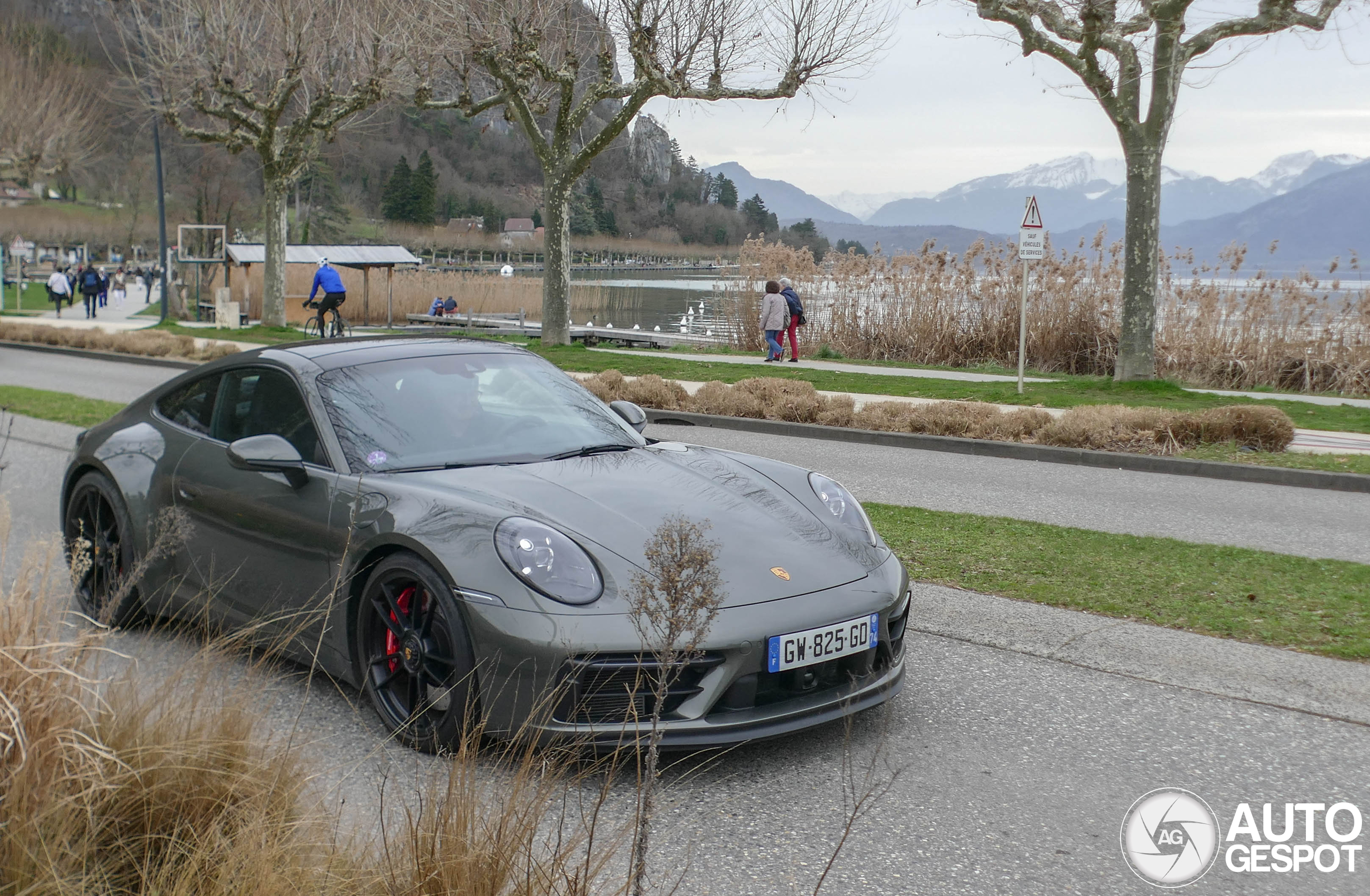 Porsche 992 Carrera GTS