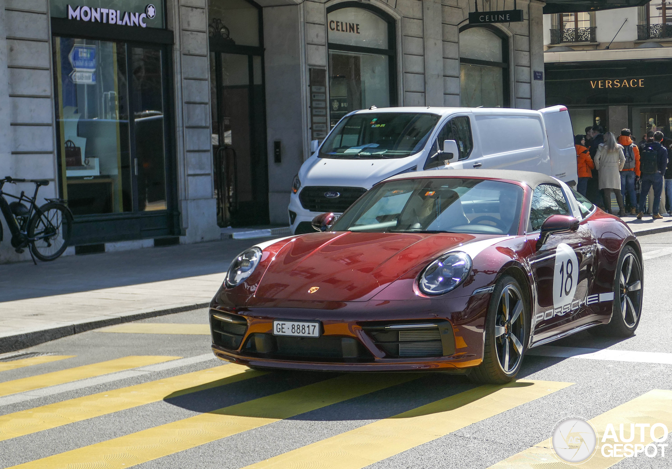 Porsche 992 Targa 4S Heritage Design Edition