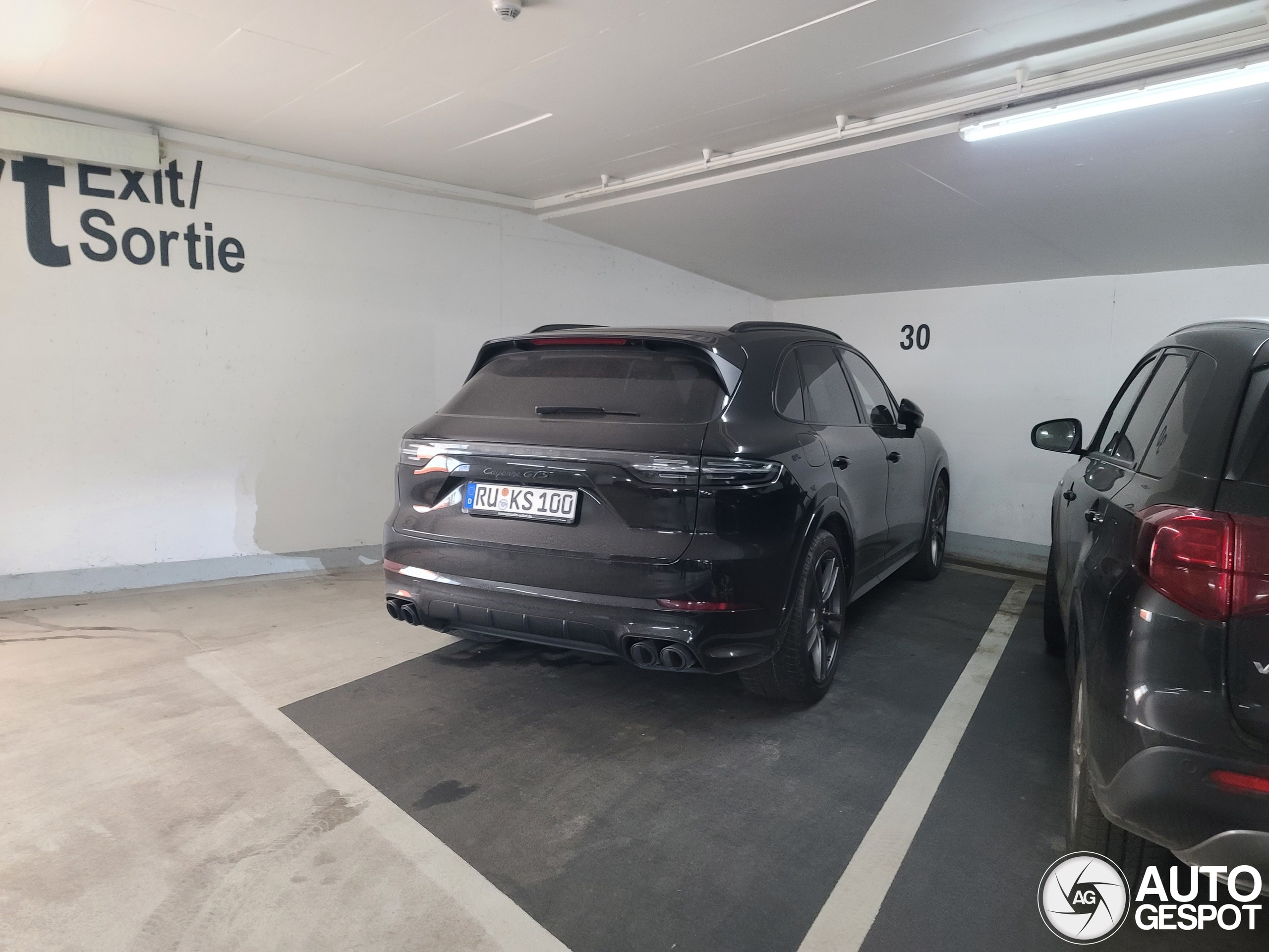 Porsche 9YA Cayenne GTS