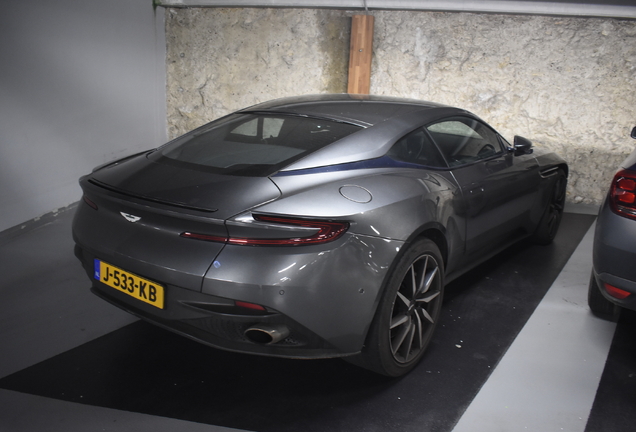 Aston Martin DB11