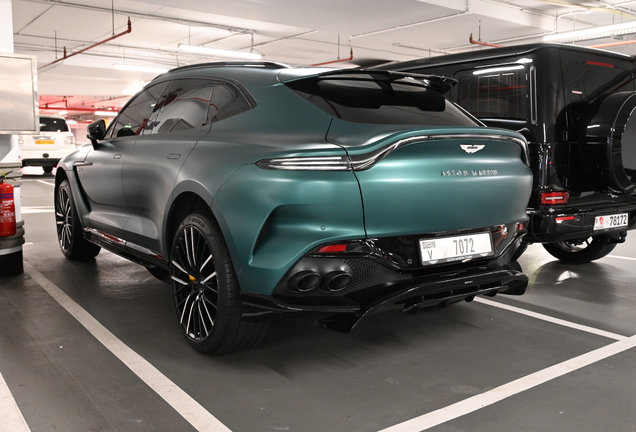 Aston Martin DBX707
