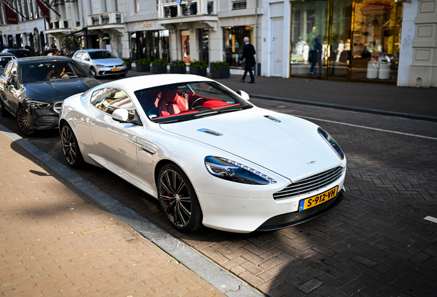 Aston Martin Virage 2011