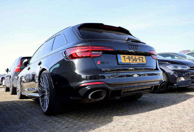 Audi RS4 Avant B9